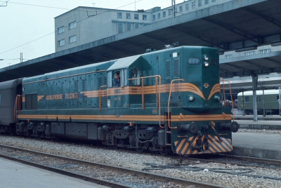 {short description of image}